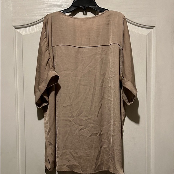 Women's Boutique Tan Silk Top - Picture 7 of 8